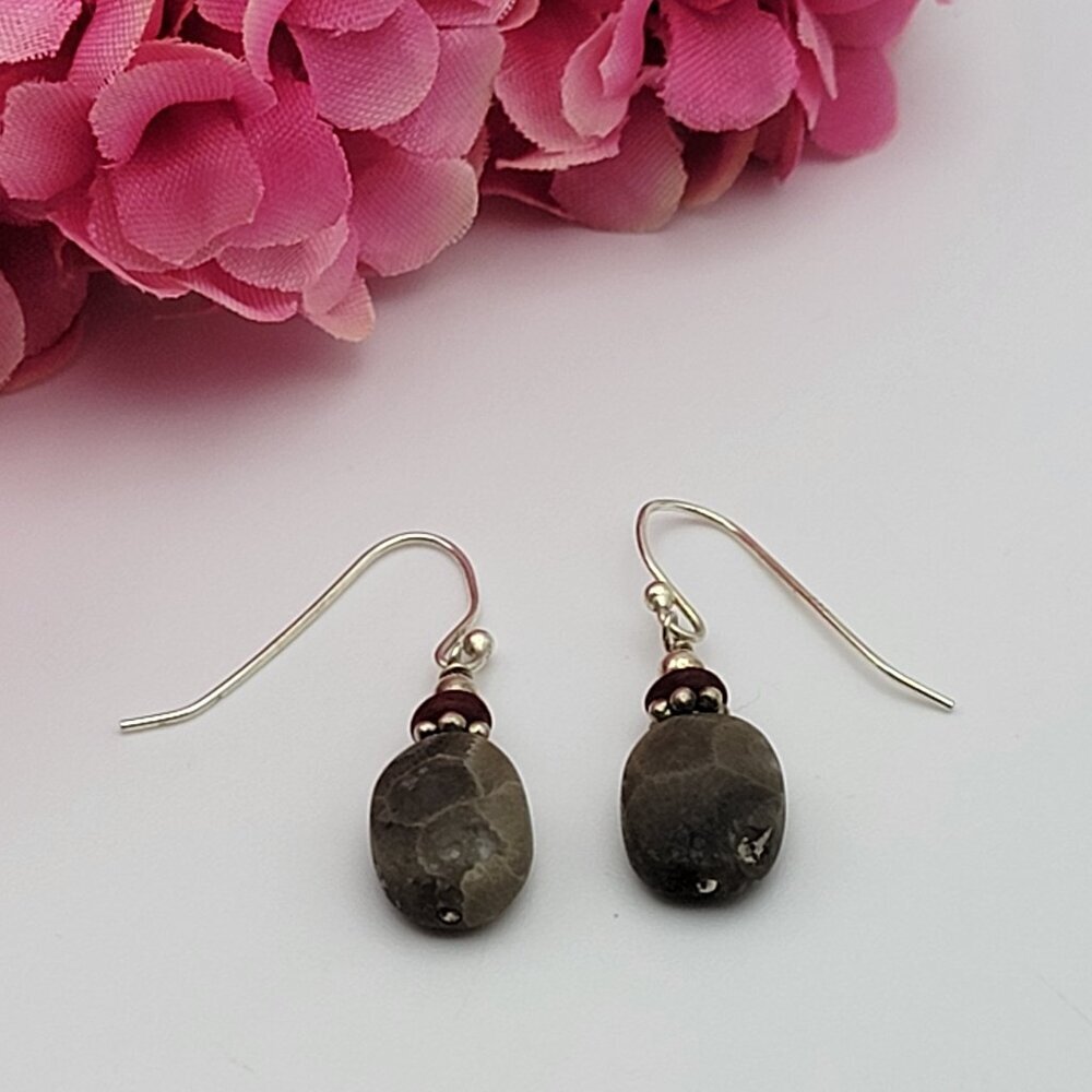 Vintage Sterling Silver Scallop Shell Fossil Agate Earrings Brown